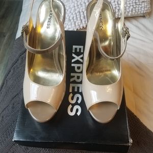 NEVER WORN EXPRESS brand Mary Jane style heels women's size 10 nude color